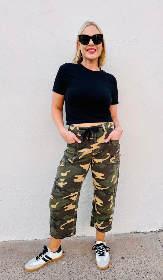 Baggy Fit Mid-Rise Camo Pants