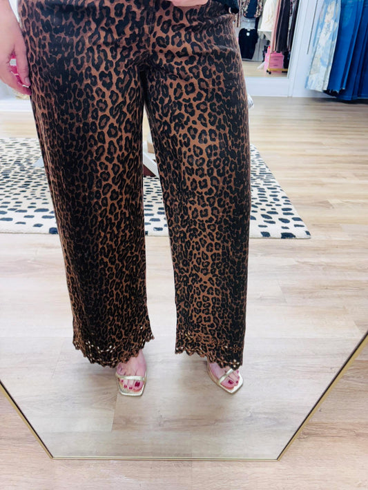 Cierra Leopard Floral Hem Pant