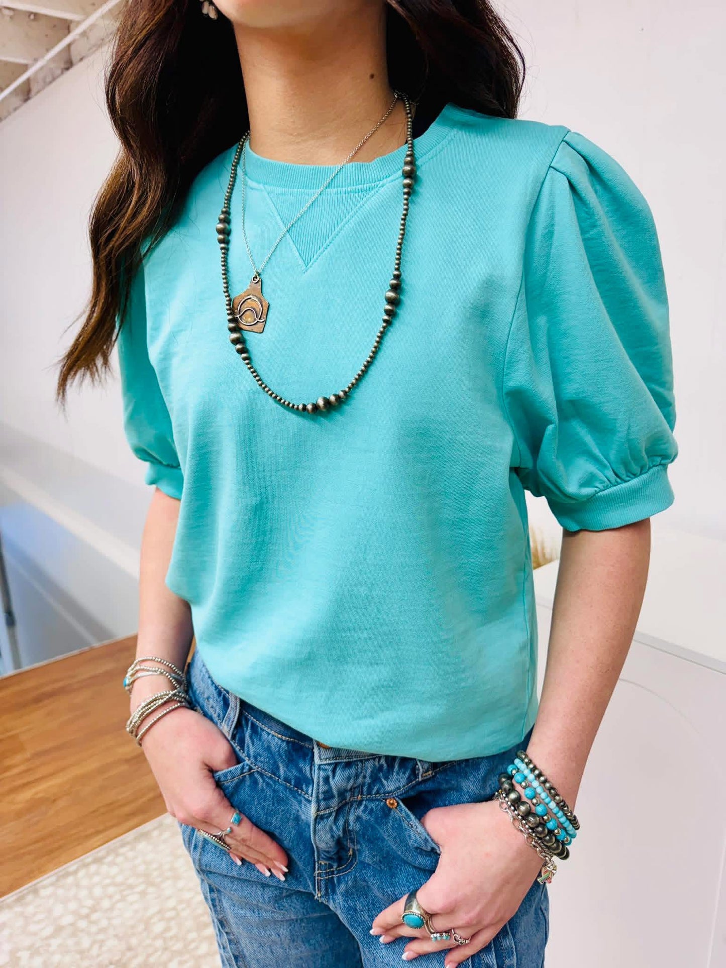 Puff Sleeve V-Stitch CrewNeckTop